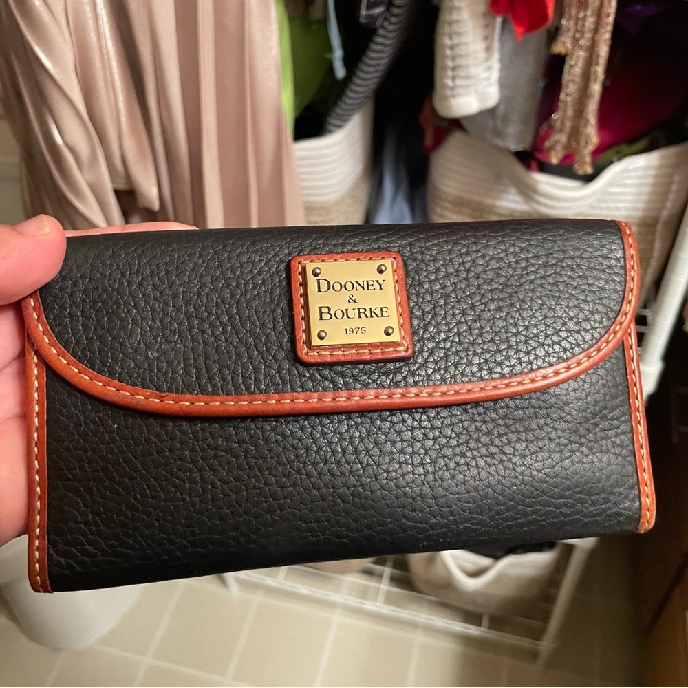 Beautiful Dooney & Bourke Black Leather Wallet with Brown Trim